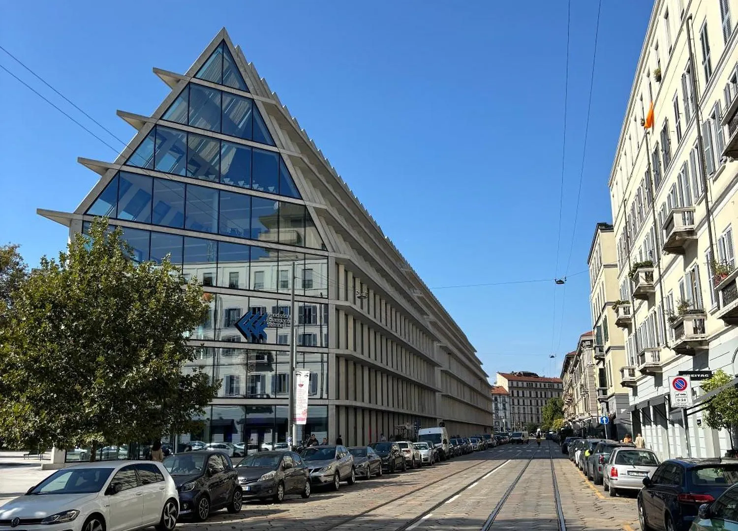 Duomo Design Cube - 10 Minutes Walk From Brera Apartment Milan