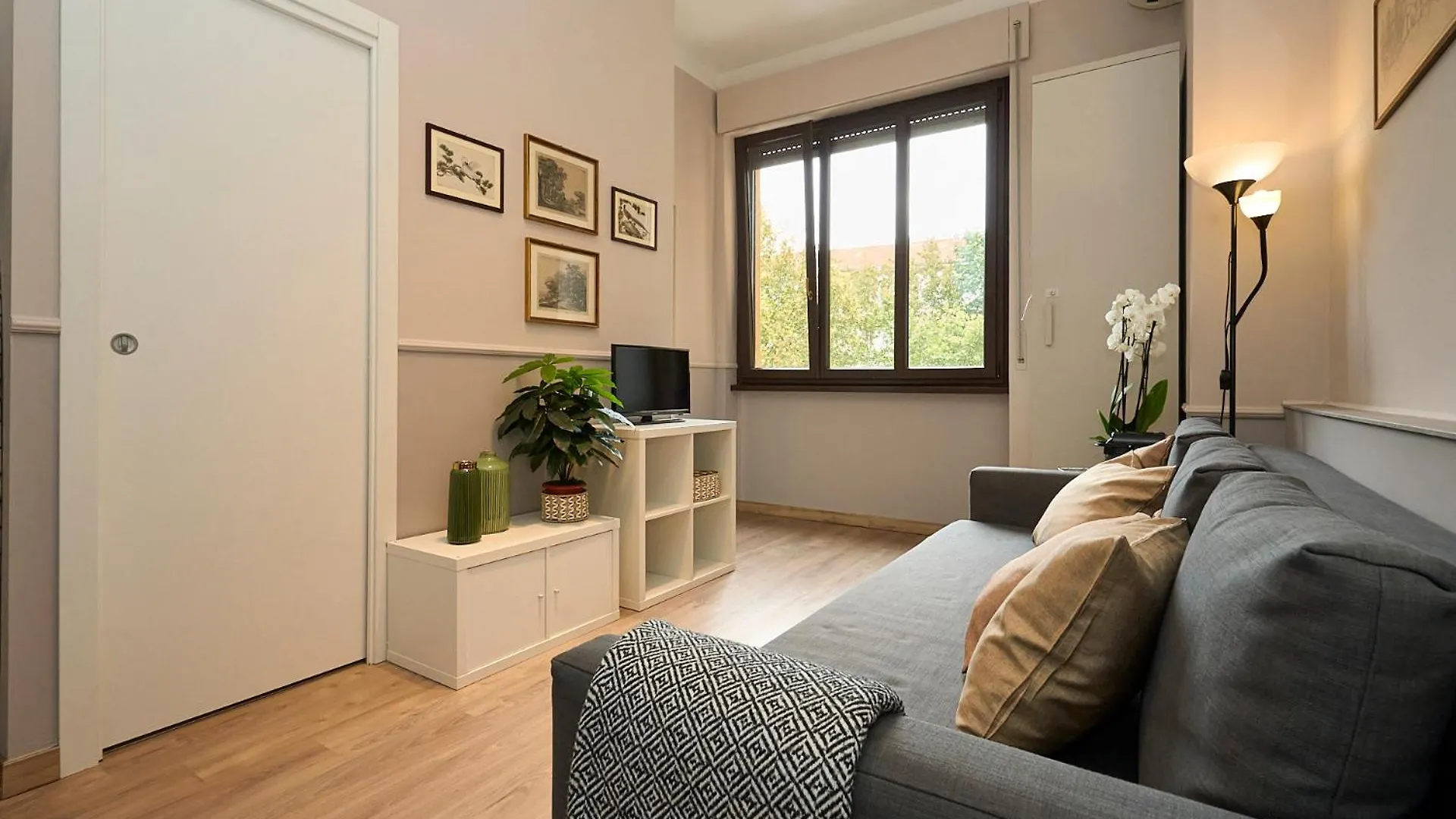 Duomo Design Cube - 10 Minutes Walk From Brera Apartment Milan Italy