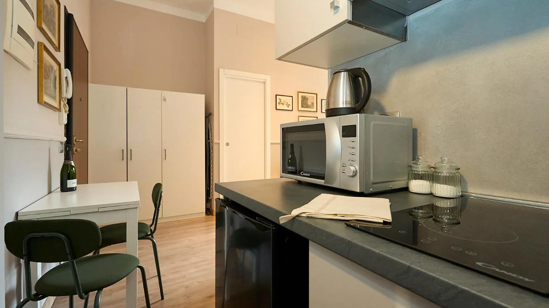 Duomo Design Cube - 10 Minutes Walk From Brera Apartment Milan 0*,  Italy